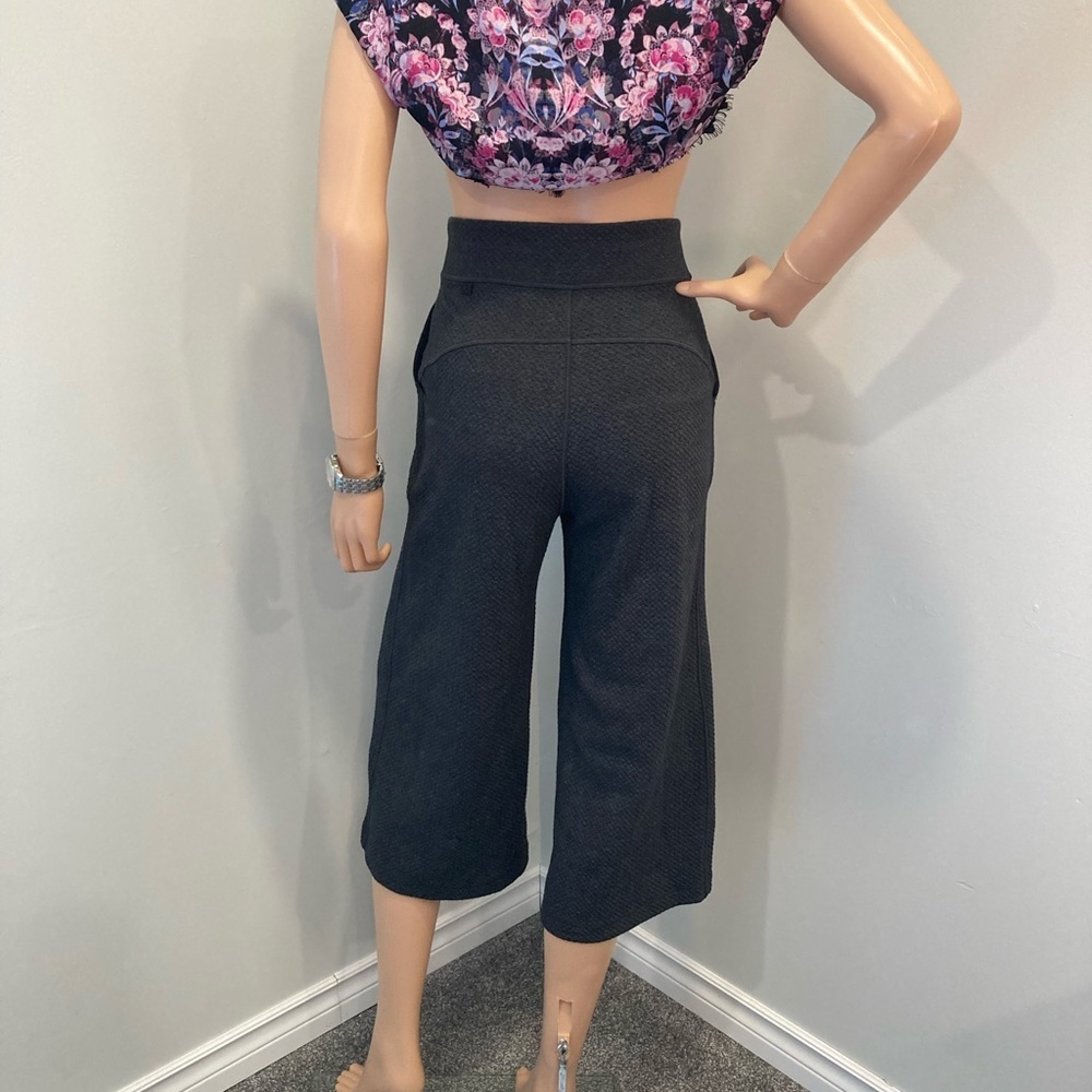 Lululemon Can You Feel The Pleat Crop - Picture 7 of 11